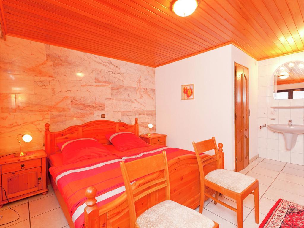 Apartment In Eifel With Children S Playground Lirstal Exterior foto